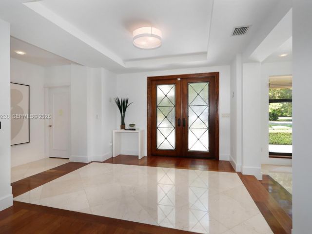 Дом в аренду по адресу 3425 Alhambra Cir - фото 7528232