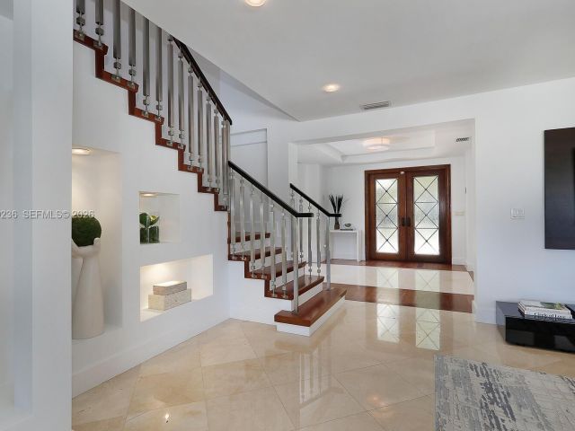 Дом в аренду по адресу 3425 Alhambra Cir - фото 7528233