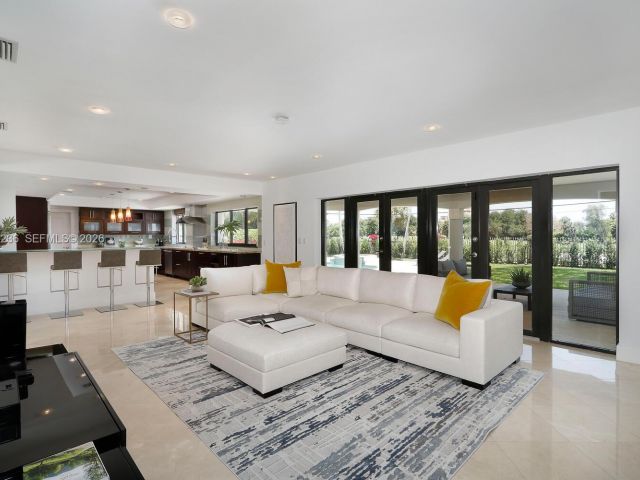 Дом в аренду по адресу 3425 Alhambra Cir - фото 7528235