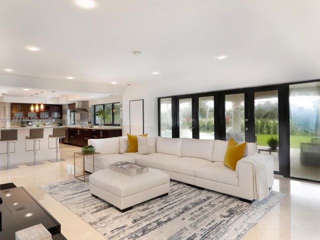 Дом в аренду по адресу 3425 Alhambra Cir - фото 7528238