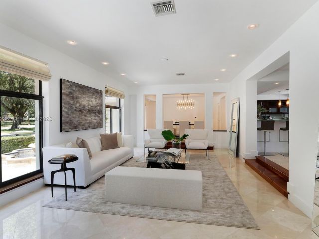 Дом в аренду по адресу 3425 Alhambra Cir - фото 7528239