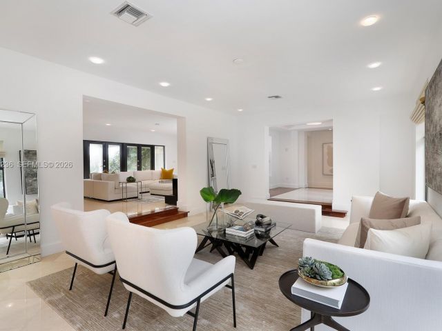 Дом в аренду по адресу 3425 Alhambra Cir - фото 7528240