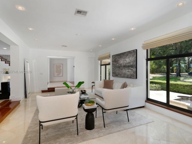 Дом в аренду по адресу 3425 Alhambra Cir - фото 7528241