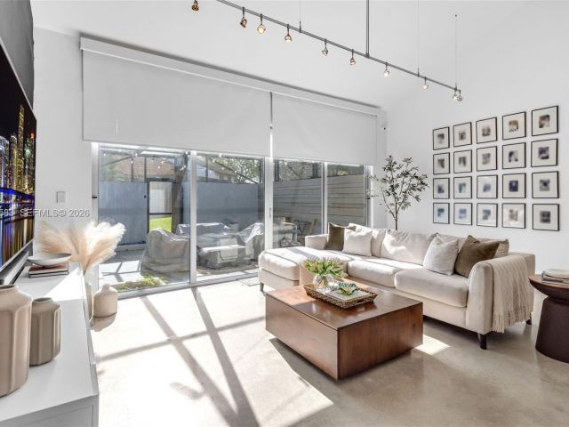 Продажа дома по адресу 13340 SW 91st Ter B - фото 7536420