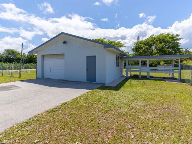 Продажа дома по адресу 19200 SW 218th St - фото 7526975