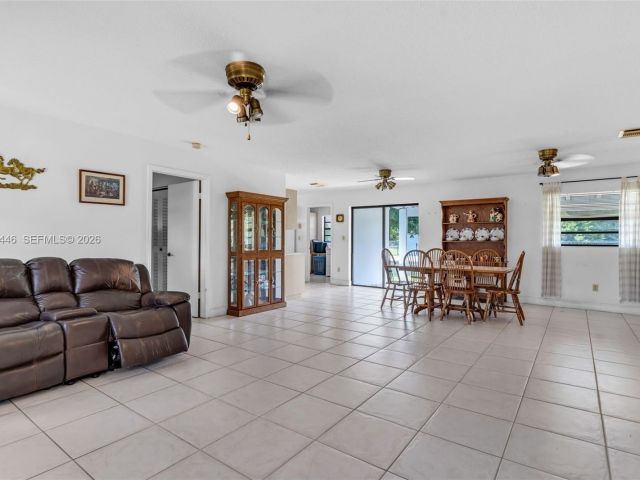 Продажа дома по адресу 19200 SW 218th St - фото 7526978