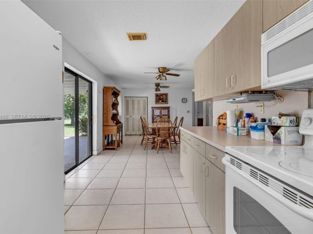 Продажа дома по адресу 19200 SW 218th St - фото 7526982