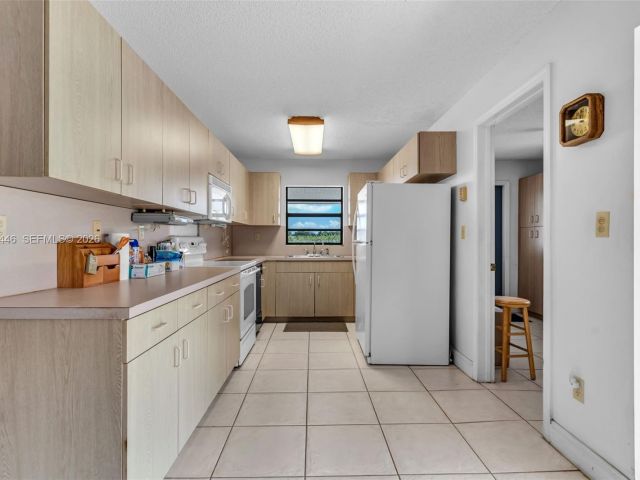 Продажа дома по адресу 19200 SW 218th St - фото 7526983