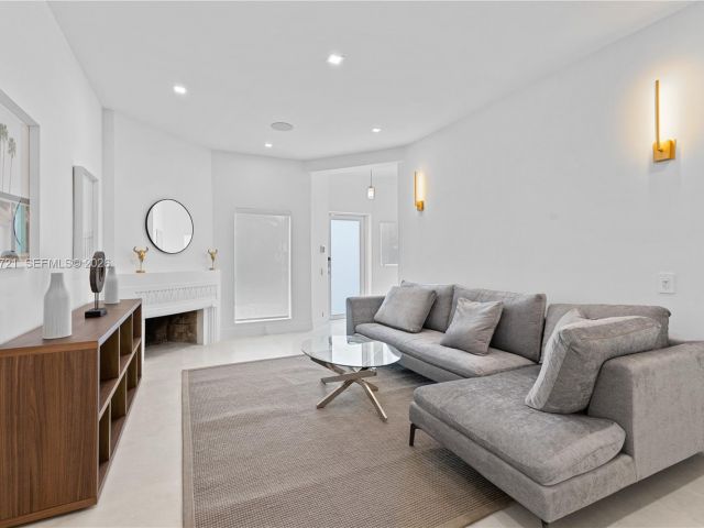 Продажа дома по адресу 8926 Emerson Ave - фото 7526126