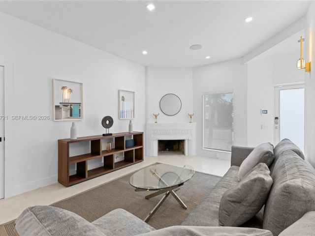 Продажа дома по адресу 8926 Emerson Ave - фото 7526127