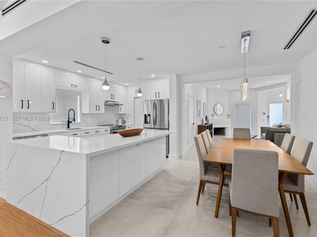 Продажа дома по адресу 8926 Emerson Ave - фото 7526130