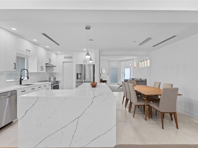 Продажа дома по адресу 8926 Emerson Ave - фото 7526131