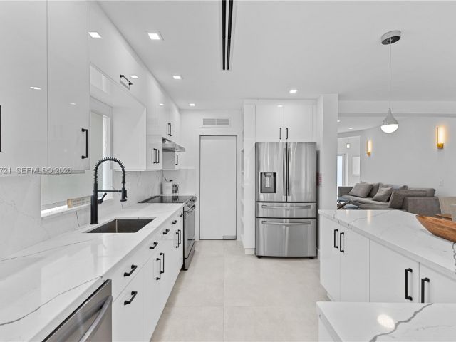 Продажа дома по адресу 8926 Emerson Ave - фото 7526132