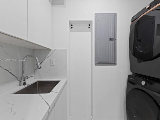 Продажа дома по адресу 8926 Emerson Ave - фото 7526138