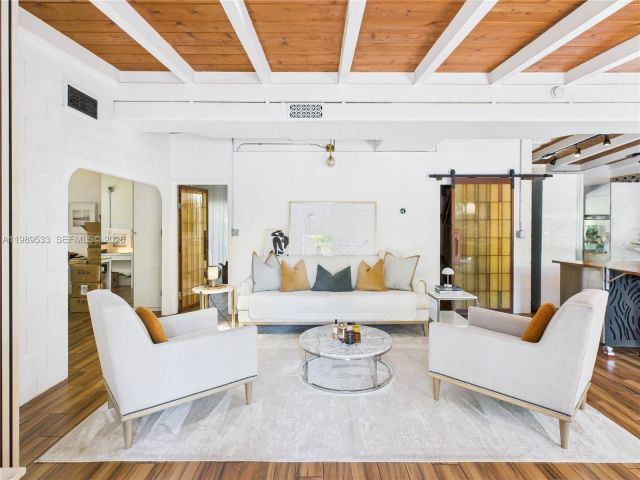 Дом в аренду по адресу 1632 SW 28th Ave 0 - фото 7526756