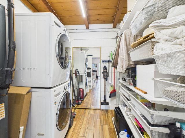 Дом в аренду по адресу 1632 SW 28th Ave 0 - фото 7526763