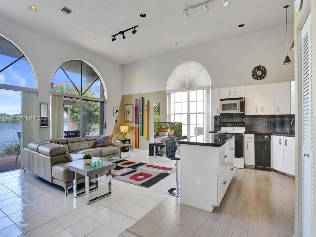 Продажа дома по адресу 11585 N Quayside Dr - фото 7532254