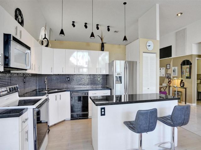 Продажа дома по адресу 11585 N Quayside Dr - фото 7532256