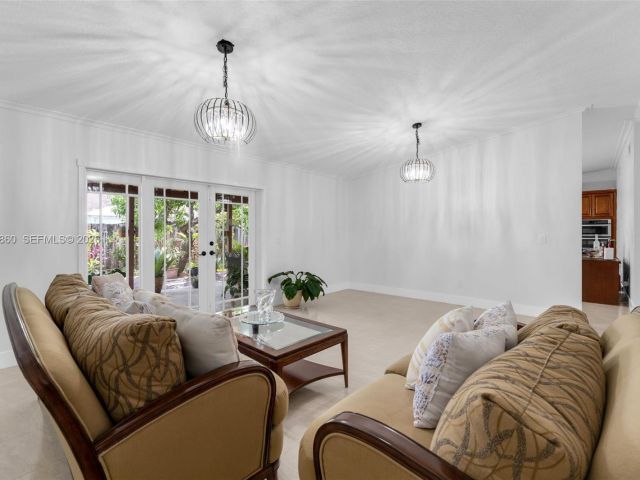 Продажа дома по адресу 10021 SW 145th Pl - фото 7527672