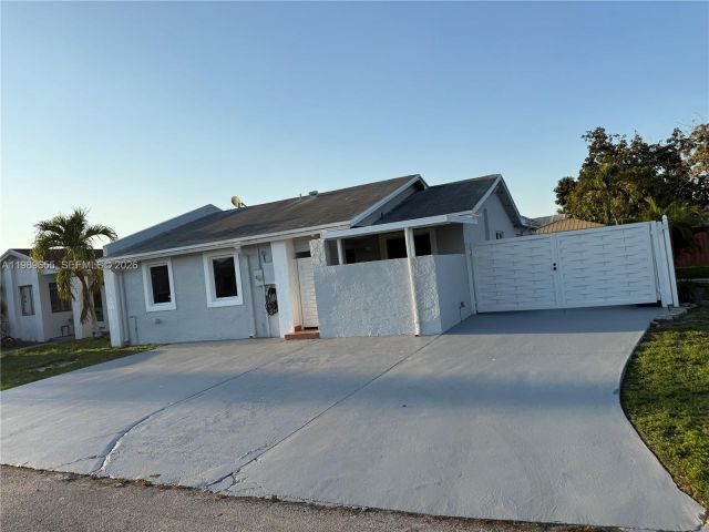 Продажа дома по адресу 5211 NW 196th Ter - фото 7527727