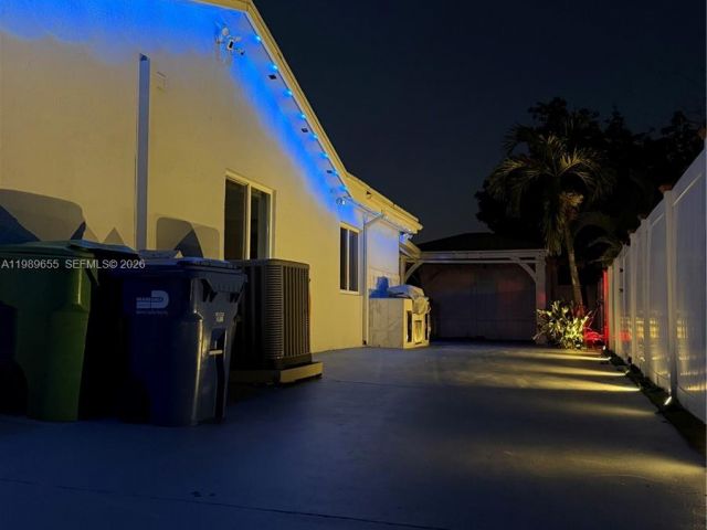 Продажа дома по адресу 5211 NW 196th Ter - фото 7527732