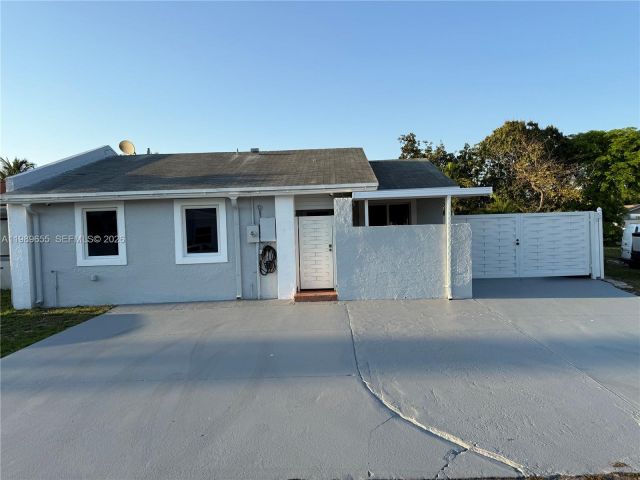 Продажа дома по адресу 5211 NW 196th Ter - фото 7527733