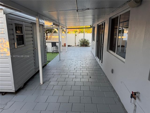 Продажа дома по адресу 5211 NW 196th Ter - фото 7527734