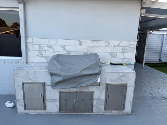 Продажа дома по адресу 5211 NW 196th Ter - фото 7527737