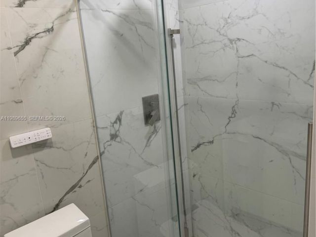 Продажа дома по адресу 5211 NW 196th Ter - фото 7527738