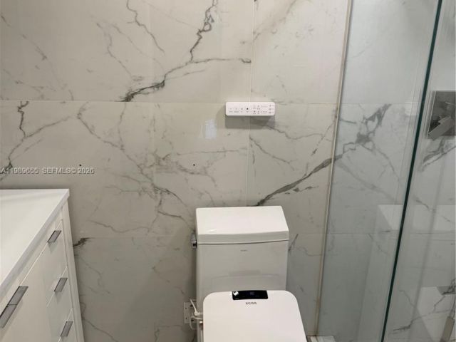 Продажа дома по адресу 5211 NW 196th Ter - фото 7527739