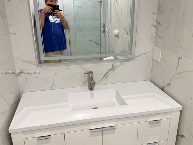 Продажа дома по адресу 5211 NW 196th Ter - фото 7527741