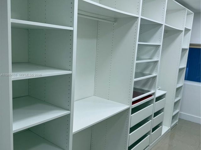 Продажа дома по адресу 5211 NW 196th Ter - фото 7527742