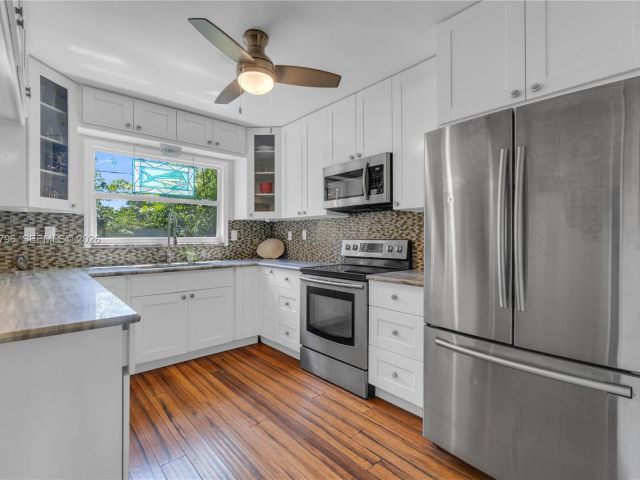 Продажа дома по адресу 1500 Jackson St - фото 7532403