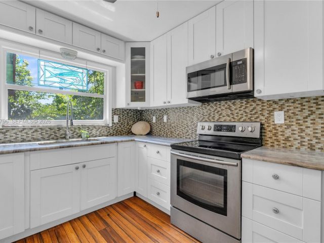 Продажа дома по адресу 1500 Jackson St - фото 7532404