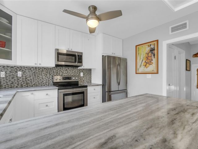 Продажа дома по адресу 1500 Jackson St - фото 7532407