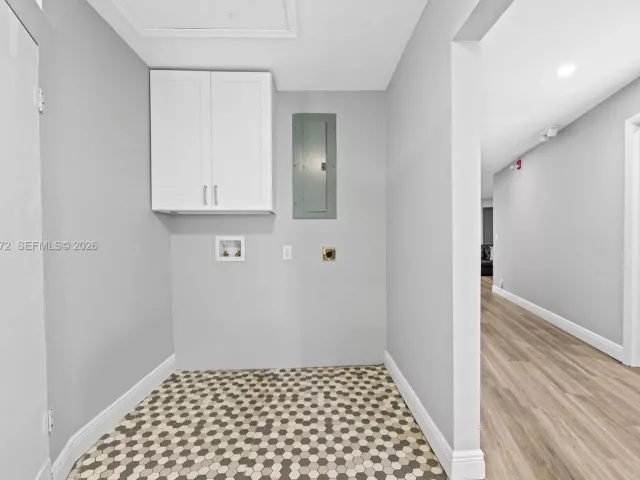 Продажа дома по адресу 1633 NW 4th St - фото 7527614