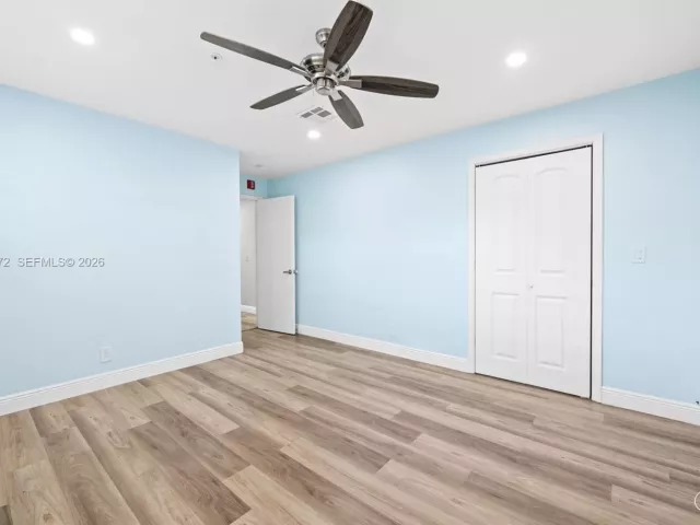 Продажа дома по адресу 1633 NW 4th St - фото 7527618