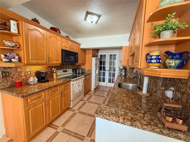 Продажа дома по адресу 9971 SW 41st Ter - фото 7527697