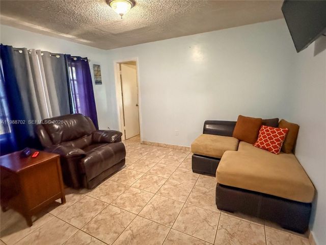 Продажа дома по адресу 9971 SW 41st Ter - фото 7527699