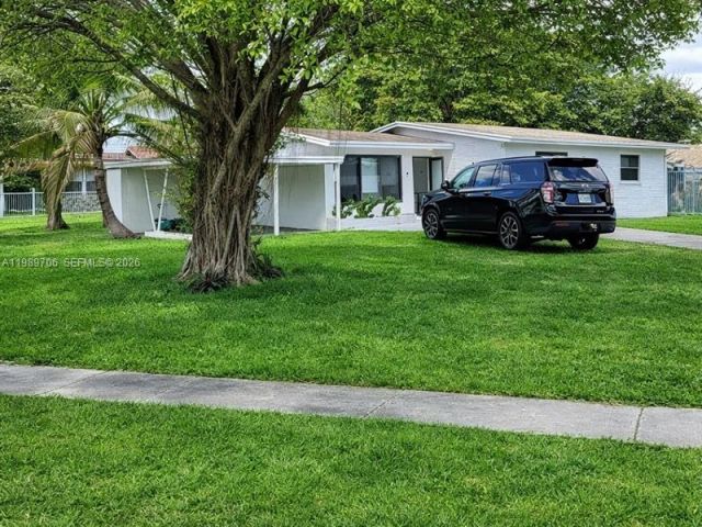 Продажа дома по адресу 1161 NW 15th St - фото 7529174