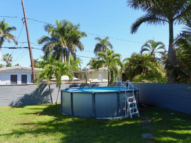 Продажа дома по адресу 715 Hollywood Blvd - фото 7534668