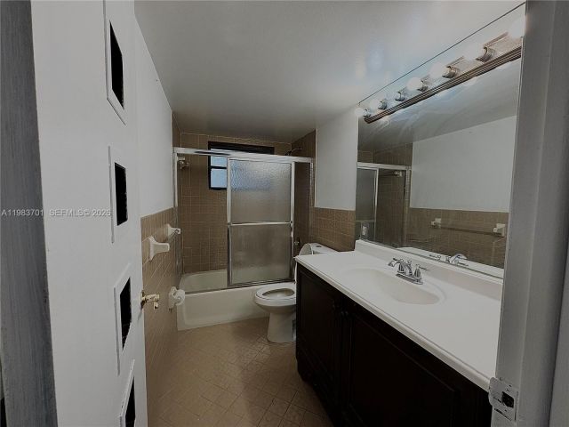 Продажа дома по адресу 3911 Farragut St - фото 7529125