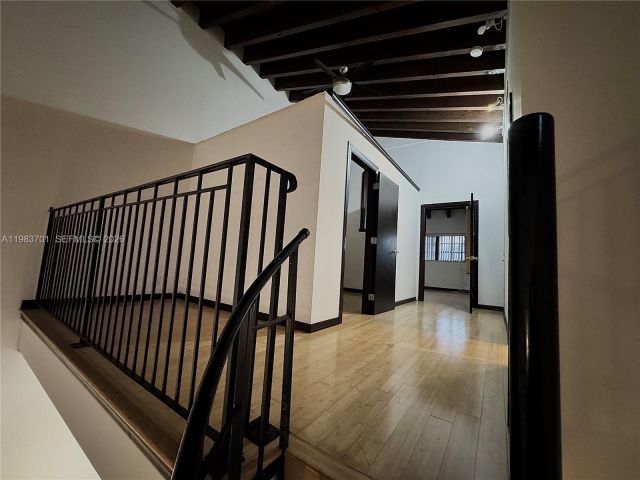 Продажа дома по адресу 3911 Farragut St - фото 7529127