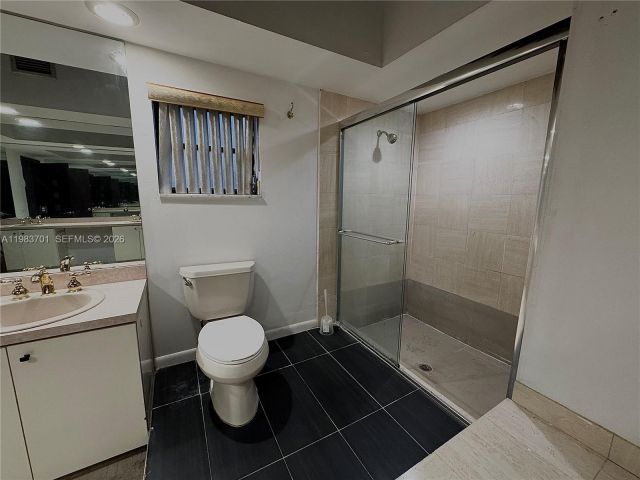 Продажа дома по адресу 3911 Farragut St - фото 7529129