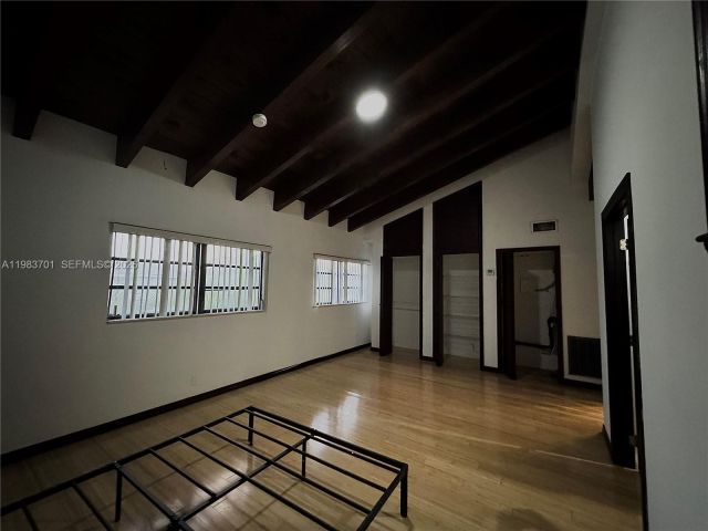 Продажа дома по адресу 3911 Farragut St - фото 7529133