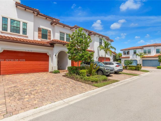 Дом в аренду по адресу 11524 SW 16th St - фото 7528805