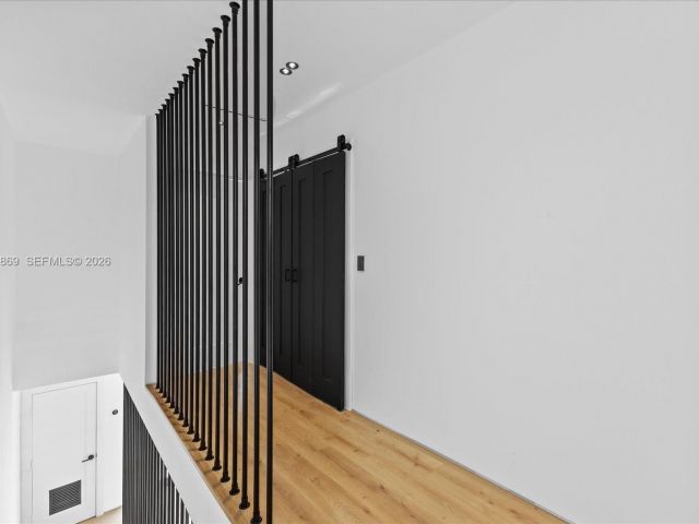 Дом в аренду по адресу 3786 NE 167th St 49 - фото 7529172