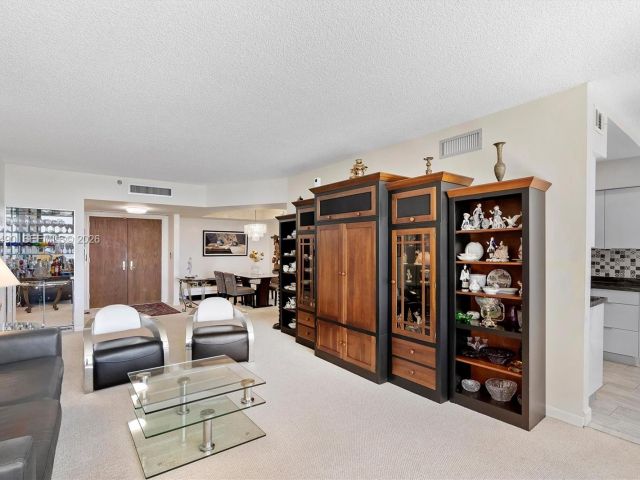 Продажа квартиры #1712 - фото 7530994