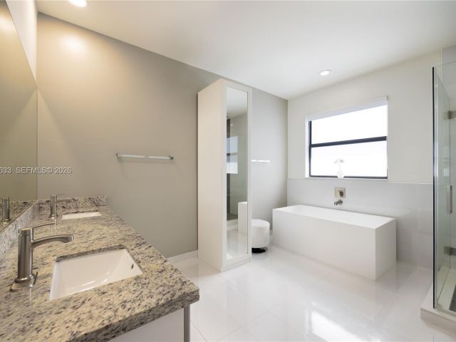 Продажа дома по адресу 2981 SW 149th Ave - фото 7531710