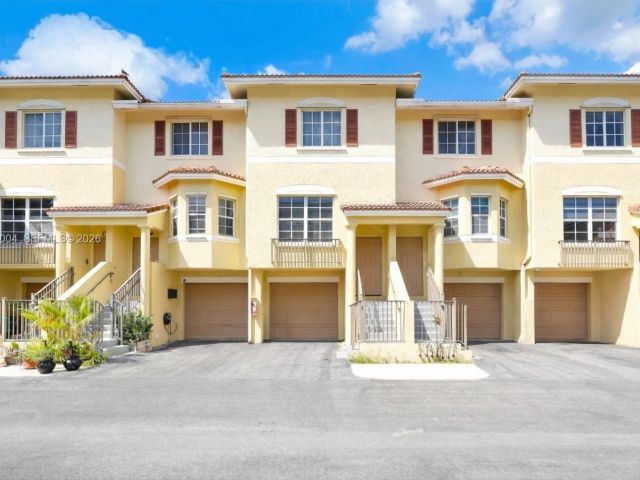 Продажа дома по адресу 738 NE 90th St 207 - фото 7529731